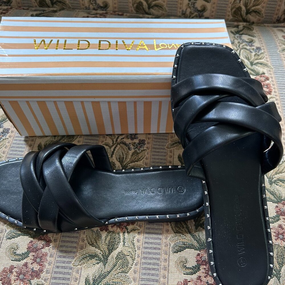 WILD DIVA Black Sandals  NWT